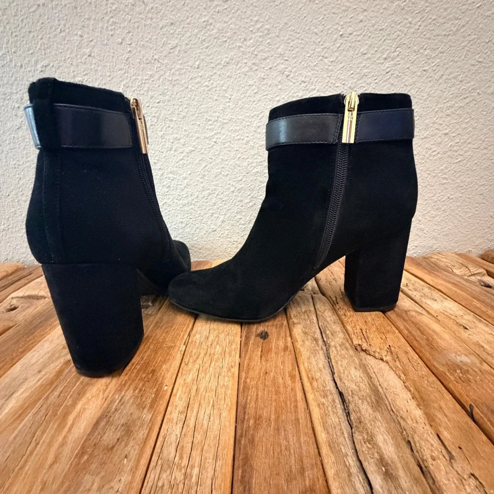 Tommy Hilfiger Carlyle Black Suede Ankle Boots Leather Strap Block Heel 8.5M